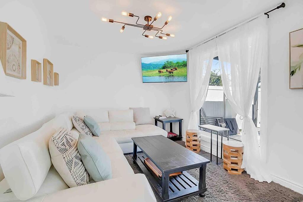 2 Bedroom Getaway On The River/Close To Marina Belle River Zewnętrze zdjęcie